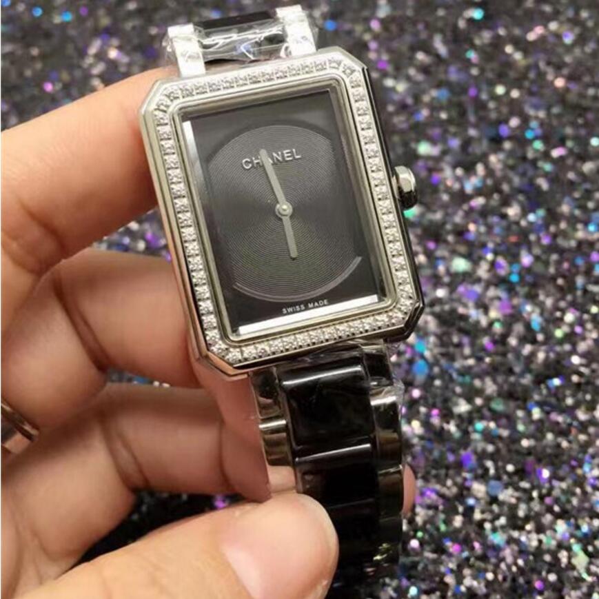 高仿香奈兒Chanel BOY · FRIEND系列黑陶瓷镶钻女士腕表，原裝一比一石英，34*26毫米，精鋼表殼带钻，陶瓷表帶，永久不掉色，女神款。-香奈兒Chanel