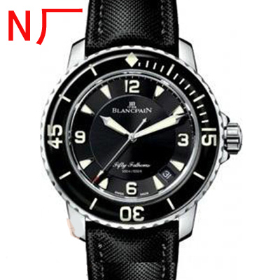 N廠神器寶珀手錶，特A級1:1復刻BLANCPAIN五十噚5015，白金表殼黑色表面，整個效果跟正品壹樣超級亂真，仿真度9.5成，NOOB官網最逼真的高仿手錶-寶珀Blancpain